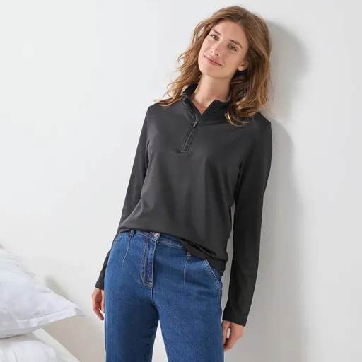 Tričko so stojačikom na zips a s dlhými rukávmi, intenzívne hrejivé