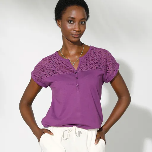 Tričko s čipkou a gombíkmi