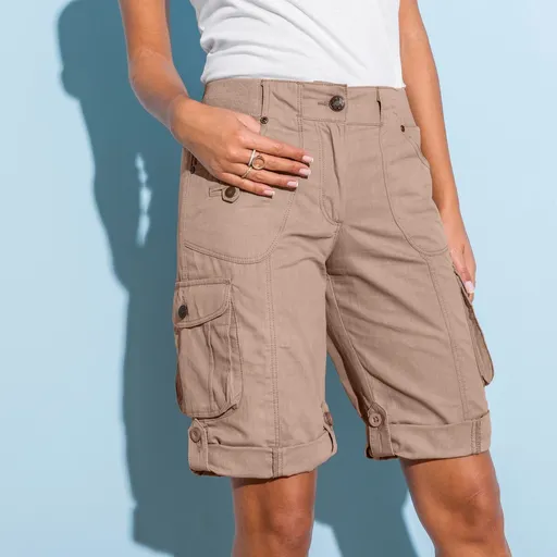 Bermudy s ohrnutím a vreckami