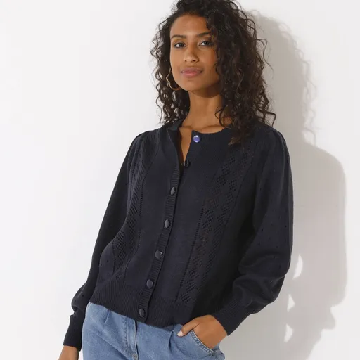 Ažurový sveter na gombíky