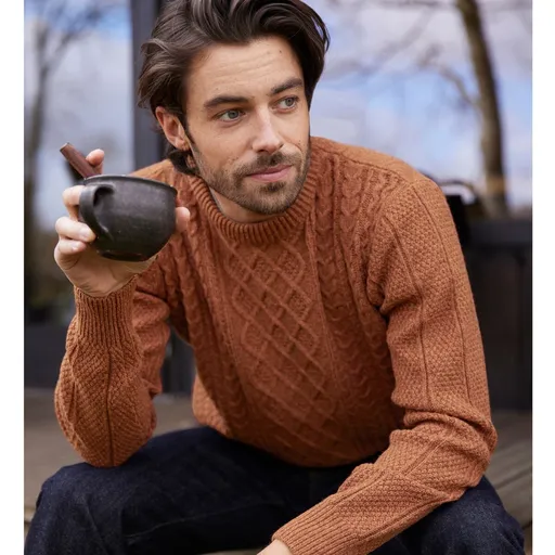 Pulóver s írskym vzorom a okrúhlym výstrihom