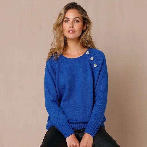 Pulóver zdobený bižutériovými gombíkmi