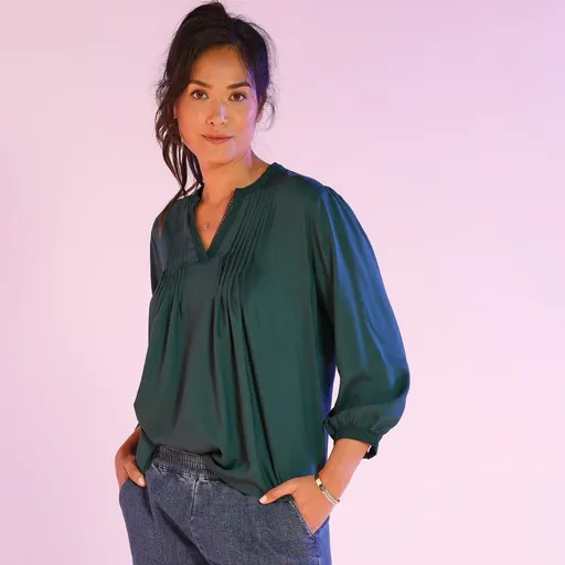 Blúzka s macramé a dlhými rukávmi