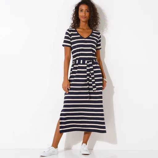 Pruhované midi šaty s opaskom a výstrihom do V