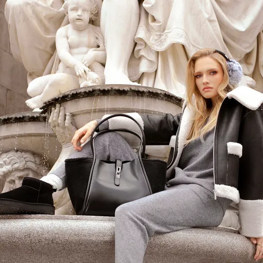 Dámska shopperka s kožušinovými vložkami čierna 99-4Y-221-1