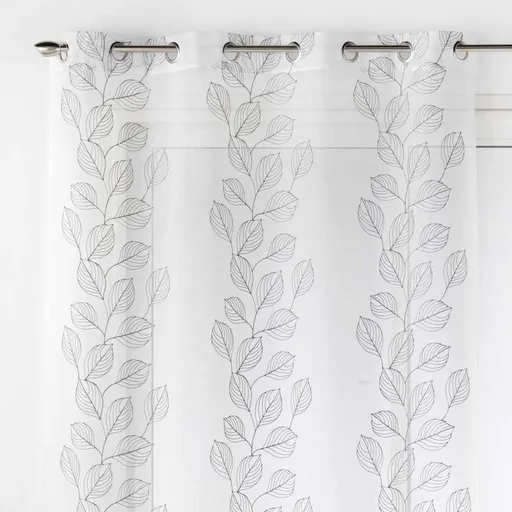 Záclona so zlatou výšivkou lístkov