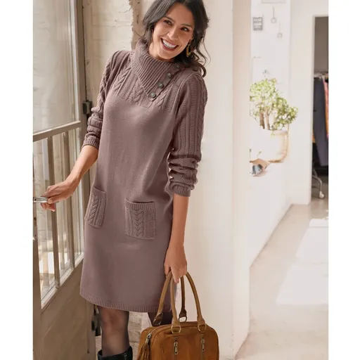 Úpletové šaty s vrkočovým
		vzorom