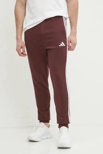 Tepláky adidas Essentials pánske, bordová farba, s nášivkou, JD1853