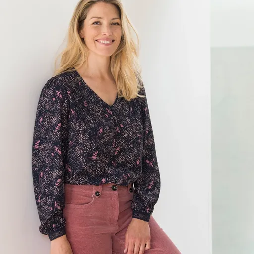 Blúzka s výstrihom do V a potlačou