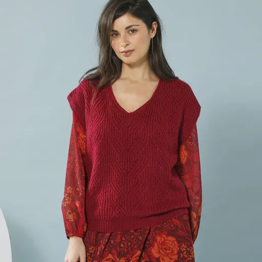 Vesta s výstrihom do V pre nižšiu postavu