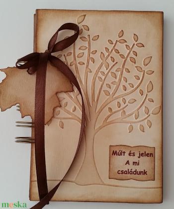 A FA  - a legkedveltebb domborminta - Múlt és jelen - A mi családunk emlékmegőrzőalbum - fényképek a múltból - családfa