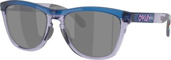 Oakley Frogskins Range 92841655 Matte Trans Blue/Prizm Black Lifestyle okuliare