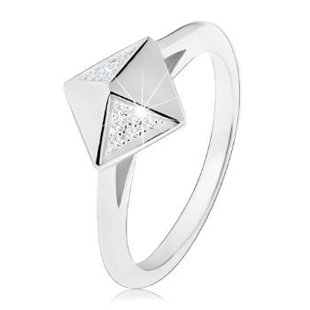 Ródiovaný strieborný prsteň 925, lesklá pyramída zdobená čírymi zirkónikmi - Veľkosť: 56 mm