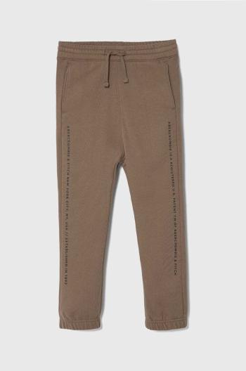 Detské tepláky Abercrombie & Fitch zelená farba, s potlačou