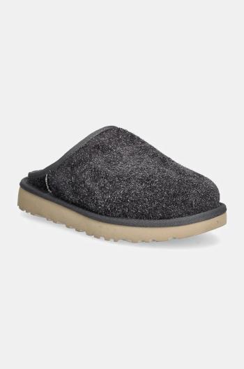 Semišové papuče UGG Classic Slip-On Shaggy Suede šedá barva, 1153104-DGRY