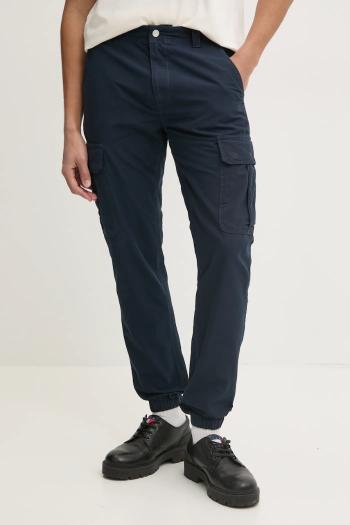 Bavlnené nohavice Tommy Jeans tmavomodrá farba, strih cargo, DM0DM20284