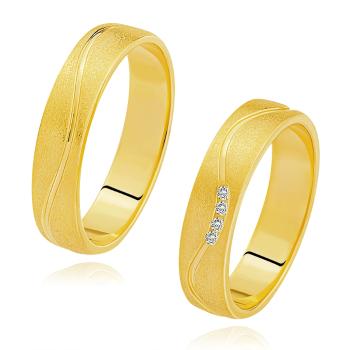 Obrúčky zo žltého 14K zlata - lesklá vlnka, číre zirkóny, matný povrch - Veľkosť: 51 mm