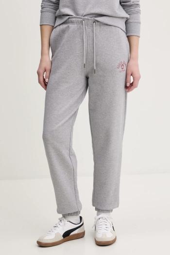 Bavlnené tepláky Guess Jeans dámske, šedá farba, s potlačou, W5RB63 K68I4