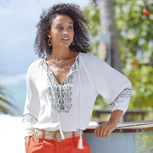 Krepónová blúzka s výšivkou a 3/4 rukávmi