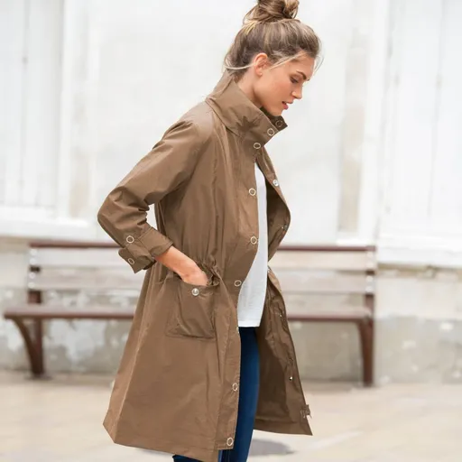 Nepremokavá parka s kapucňou