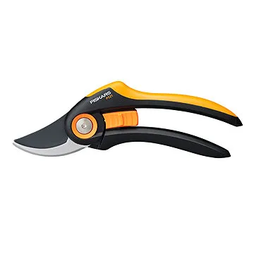 Fiskars Nožnice záhradné Plus™ dvojčepeľové P521 (1057167)