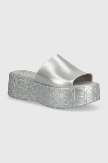 Šľapky Melissa BECKY + MARC JACOBS AD dámske, strieborná farba, na platforme, M.33968.AQ980