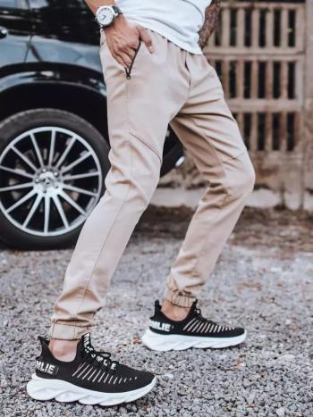 Trendové pánske jogger tepláky.