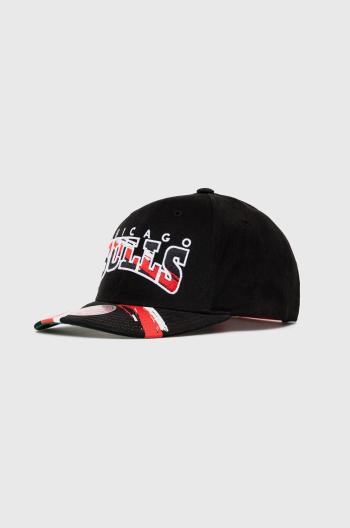 Bavlnená šiltovka Mitchell&Ness CHICAGO BULLS čierna farba, s nášivkou