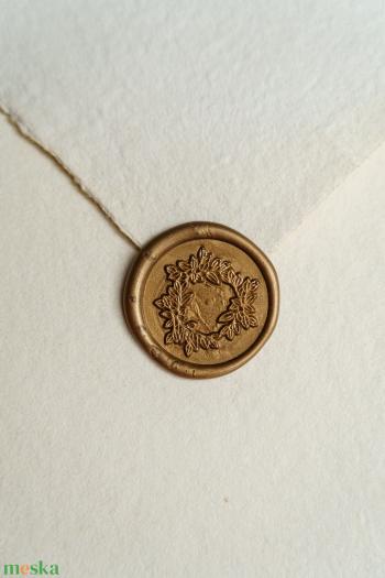 Bronz viaszpecsét (koszorú)