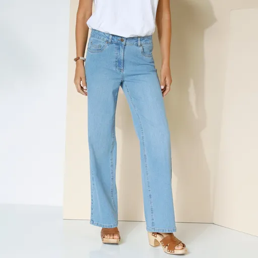 Široké strečové džínsy pre postavu menej ako 165 cm