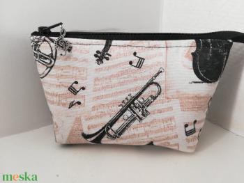 Ze-neszesszer, hangszerek, trombita