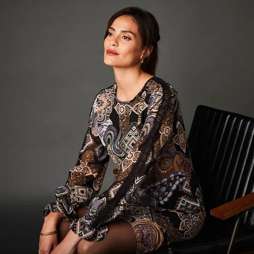 Rovné šaty s  patchwork potlačou