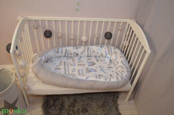 Kék vonatos, 3XL-es babafészek szürke minkyvel