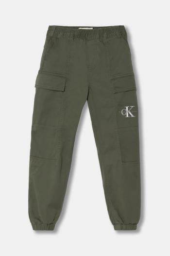 Detské nohavice Calvin Klein Jeans ESSENTIAL WOVEN CARGO zelená farba, jednofarebné, IB0IB02270