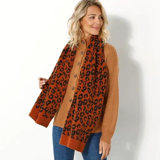 Šál s leopardím vzorom