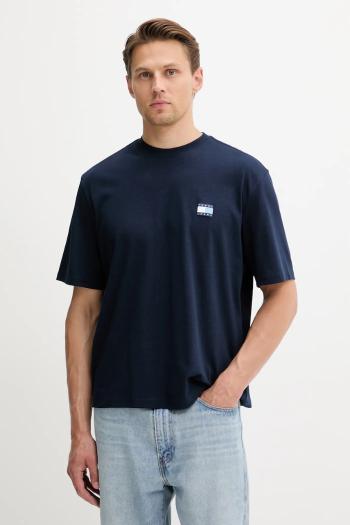 Bavlnené tričko Tommy Jeans pánske, tmavomodrá farba, s nášivkou, DM0DM21785
