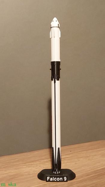 SpaceX Falcon 9 és Crew dragon 3d model.