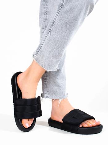 Trendy čierne dámske ponožky na podpätku bez podpätku