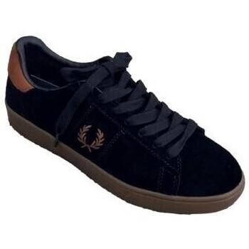 Fred Perry  -  Univerzálna športová obuv