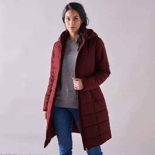 Dlhá nepremokavá prešívaná bunda s opaskom, na zips