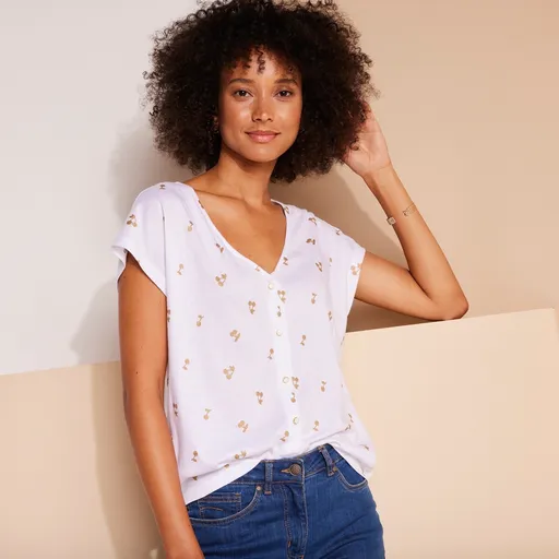 Tričko na gombíky s potlačou čerešní a výstrihom do „V“