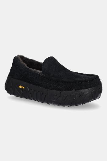 Semišové mokasíny UGG Ascot Wrap Tech pánske, čierna farba, 1167670-BLK