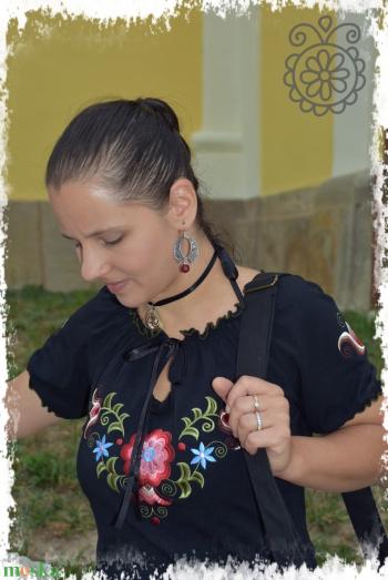 Kun Fehérnép szalagos blúza - fekete RU