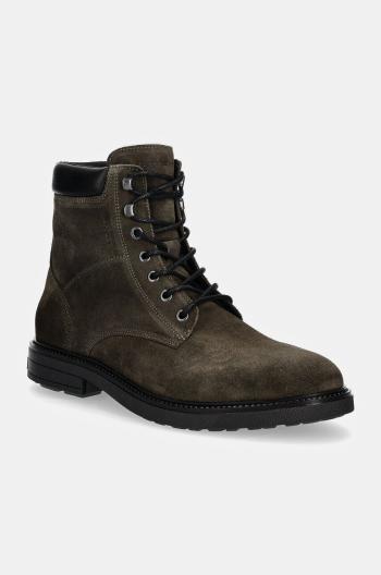 Semišové členkové topánky Tommy Hilfiger HILFIGER OUTDOOR SUEDE BOOT zelená farba, FM0FM05193