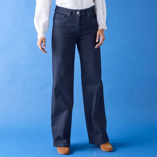 Široké strečové džínsy pre postavu menej ako 165 cm