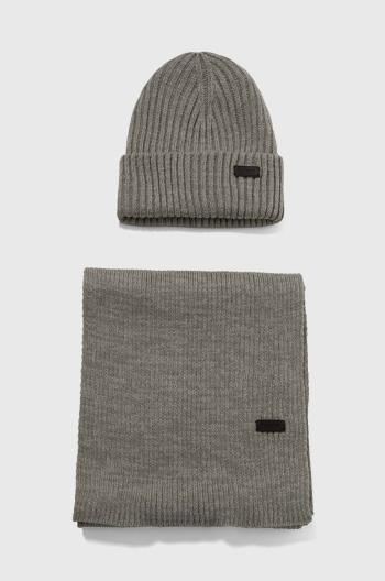 Súprava Barbour Crimdon Beanie & Scarf Gift Set šedá farba, MGS0019