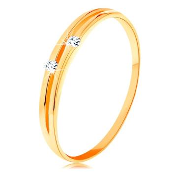 Zlatý prsteň 585 - lesklé hladké ramená s úzkym výrezom a zirkónikmi - Veľkosť: 49 mm