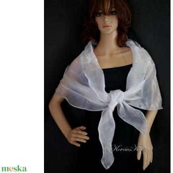 EZÜST-ORGANZA STÓLA