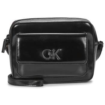 Calvin Klein Jeans  RE-LOCK CAMERA BAG_SHINY  Tašky cez rameno Čierna