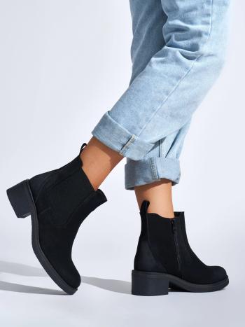 Trendy dámske čierne členkové topánky na širokom podpätku